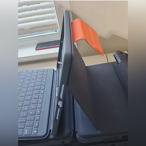 Logitech Rugged Combo 3 Touch Keyboard Case for 10.2" iPad 7th 8th 9th G… - Picture 6 of 8